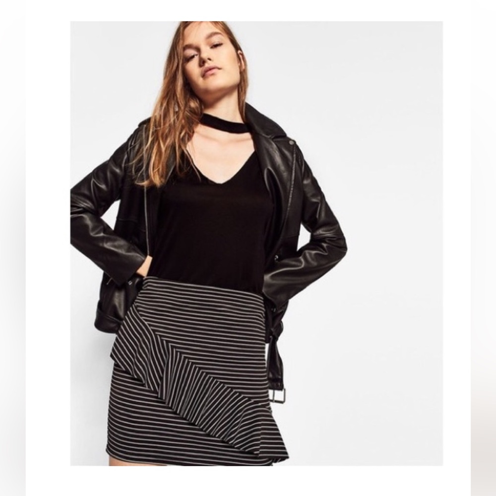 Zara Trafaluc Black & White Striped Ruffle Mini Skirt - Picture 2 of 3